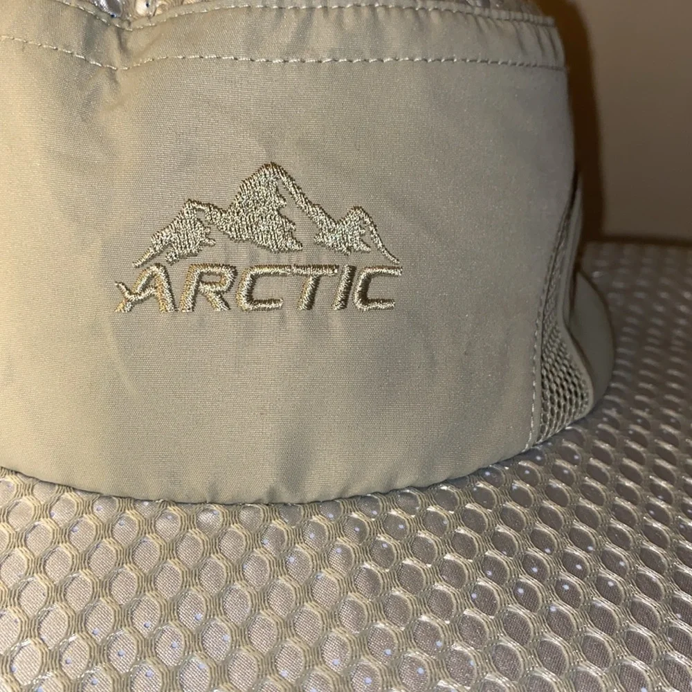 Artic Hat NWT Unisex Triple Cooling Technology Grey - Adjustable Chin Strap OS